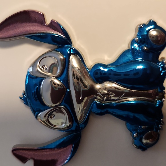 Disney Stitch Enamel Pin - Picture 3 of 3